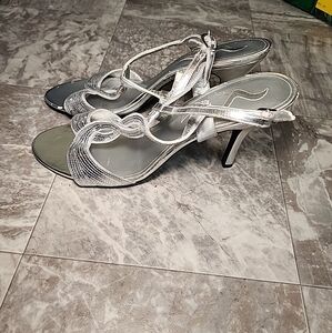Nina Woman's Size 11 Open Toe Dress Shoes Silver